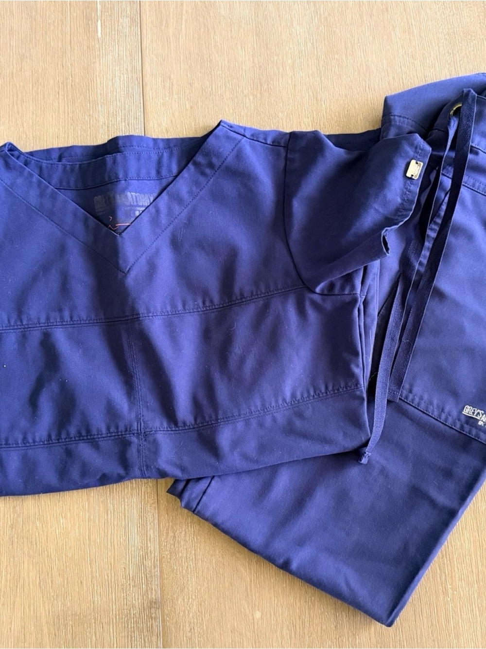 Grey's Anatomy Women's Navy Scrub Top & Straight-leg Pants